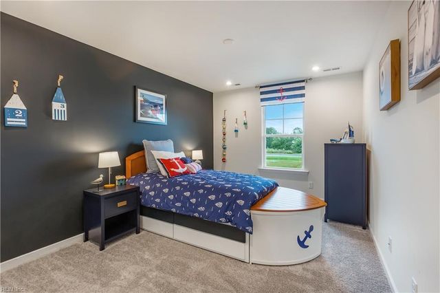 101 Peck LN, Suffolk, VA 23434