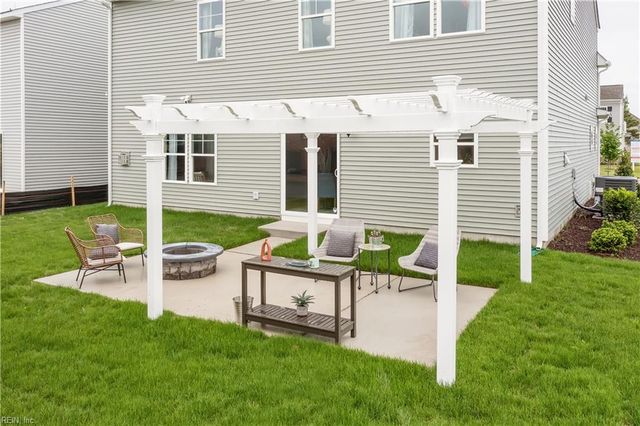 101 Peck LN, Suffolk, VA 23434