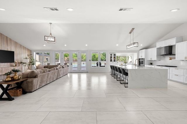 8800 Brae Acres Road, Houston, TX 77074