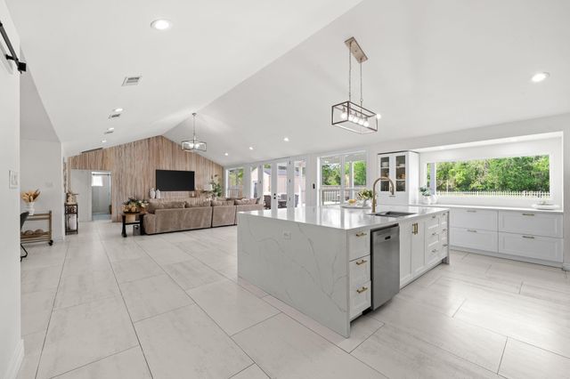8800 Brae Acres Road, Houston, TX 77074