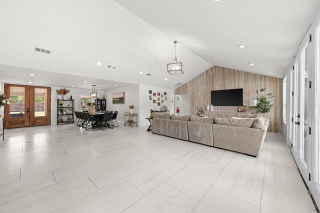 8800 Brae Acres Road, Houston, TX 77074