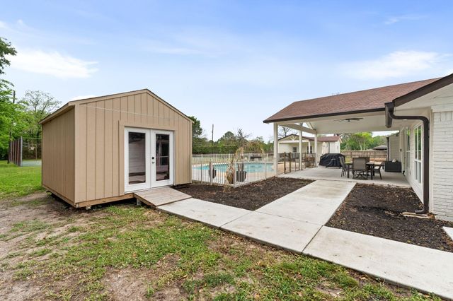 8800 Brae Acres Road, Houston, TX 77074