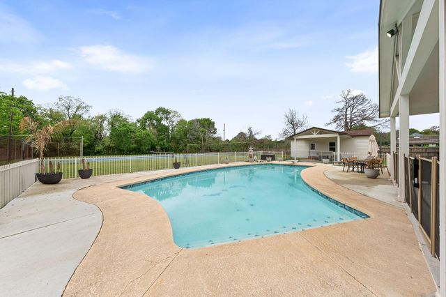 8800 Brae Acres Road, Houston, TX 77074