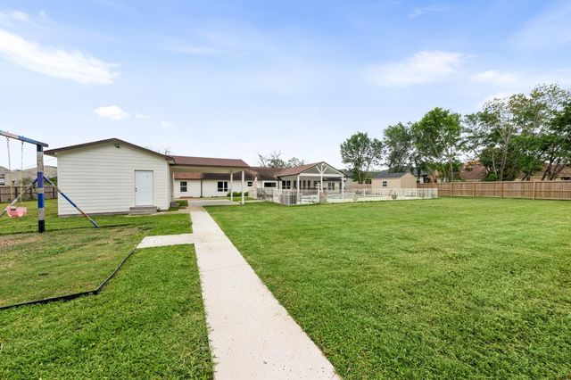 8800 Brae Acres Road, Houston, TX 77074