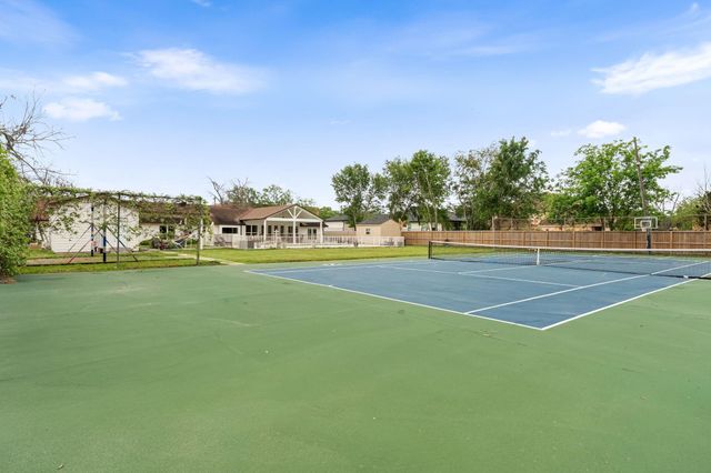 8800 Brae Acres Road, Houston, TX 77074