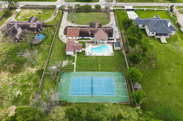 8800 Brae Acres Road, Houston, TX 77074