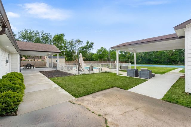 8800 Brae Acres Road, Houston, TX 77074