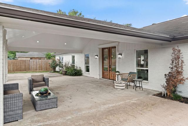 8800 Brae Acres Road, Houston, TX 77074
