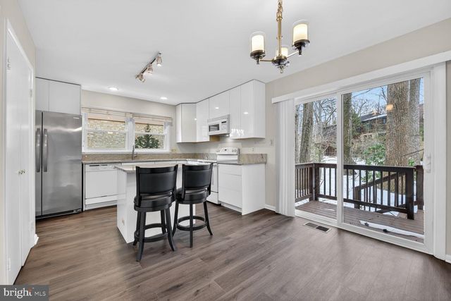 9926 GREAT OAKS WAY, Fairfax, VA 22030