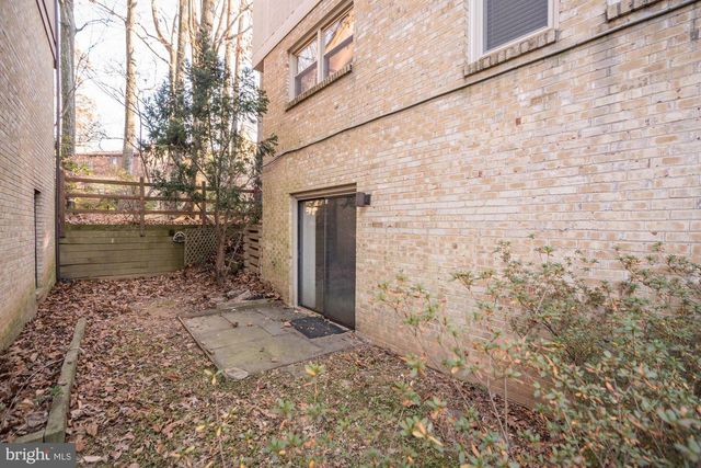 9926 GREAT OAKS WAY, Fairfax, VA 22030