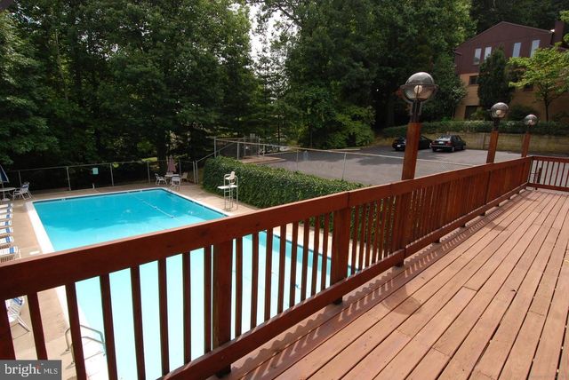 9926 GREAT OAKS WAY, Fairfax, VA 22030