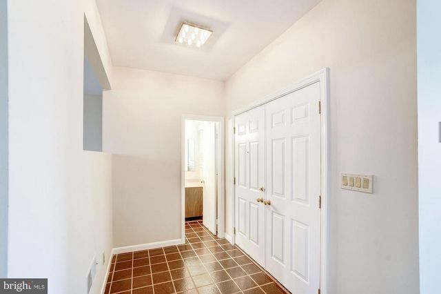 9926 GREAT OAKS WAY, Fairfax, VA 22030