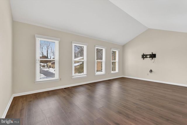 9926 GREAT OAKS WAY, Fairfax, VA 22030