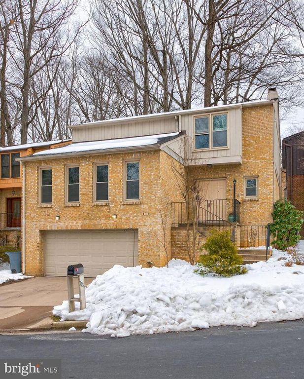 9926 GREAT OAKS WAY, Fairfax, VA 22030