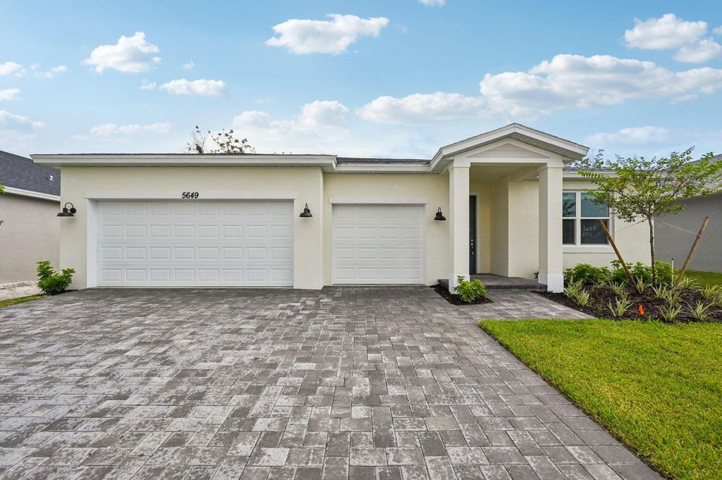 5649 Hampton Park Circle, Vero Beach, FL 32966