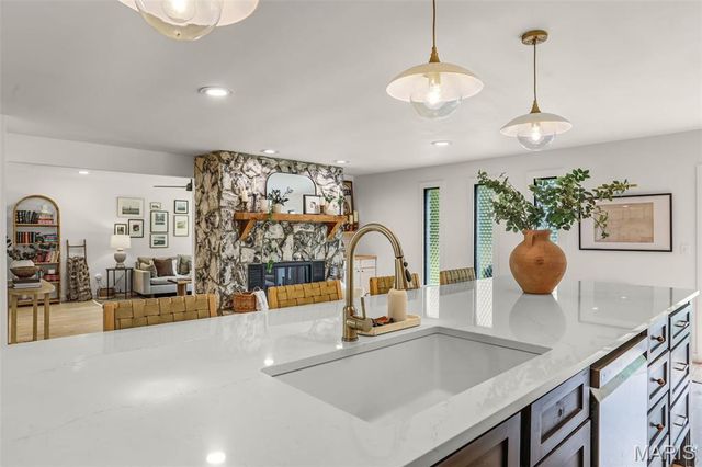 31 Santa Anita Drive, Maryville, IL 62062