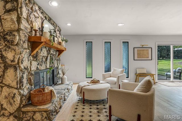 31 Santa Anita Drive, Maryville, IL 62062