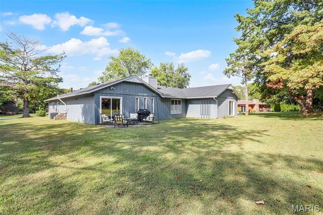 31 Santa Anita Drive, Maryville, IL 62062