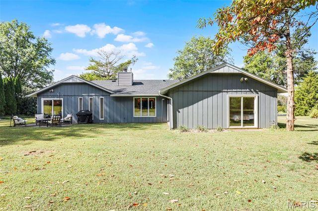 31 Santa Anita Drive, Maryville, IL 62062