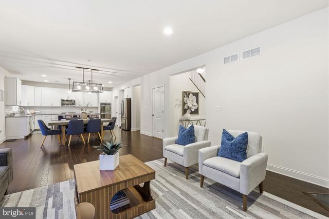 325 MYSTIC VIEW CIR, Doylestown, PA 18901