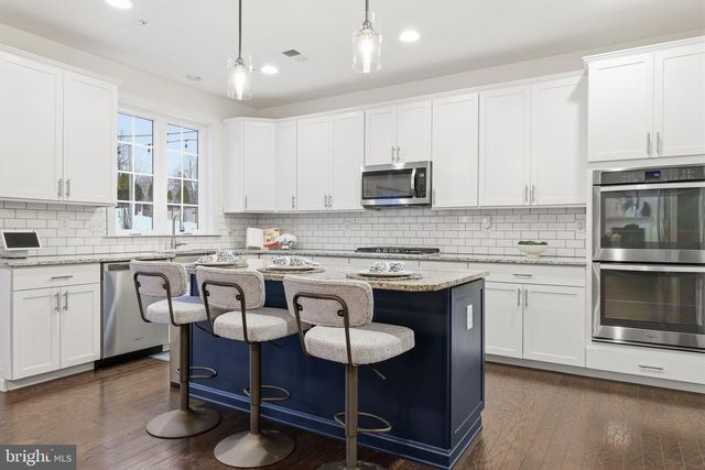 325 MYSTIC VIEW CIR, Doylestown, PA 18901