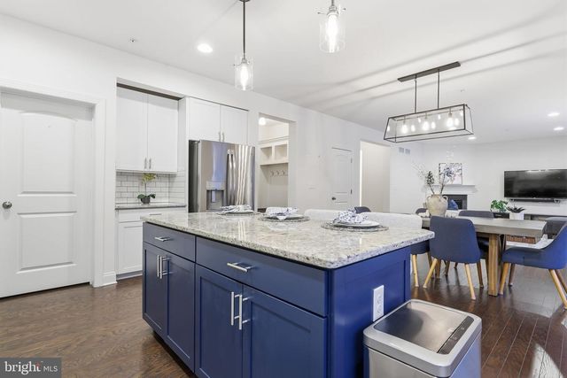 325 MYSTIC VIEW CIR, Doylestown, PA 18901