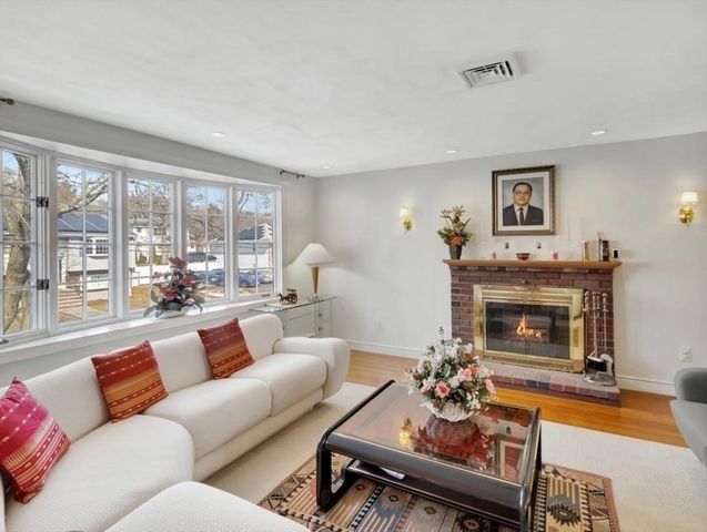 22 Susan Dr, Saugus, MA 01906