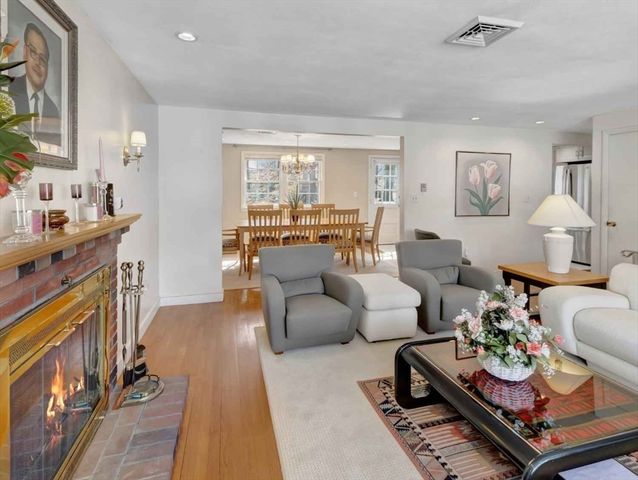 22 Susan Dr, Saugus, MA 01906