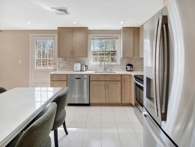 22 Susan Dr, Saugus, MA 01906