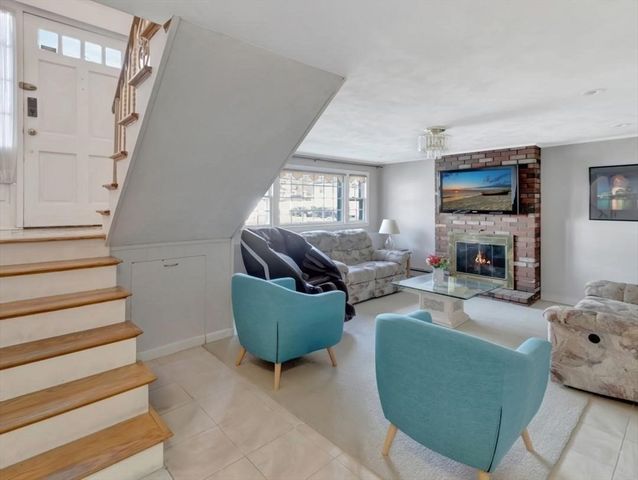 22 Susan Dr, Saugus, MA 01906