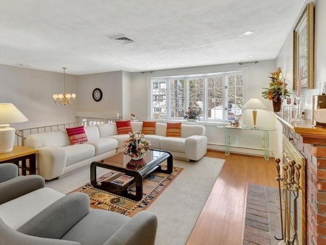 22 Susan Dr, Saugus, MA 01906