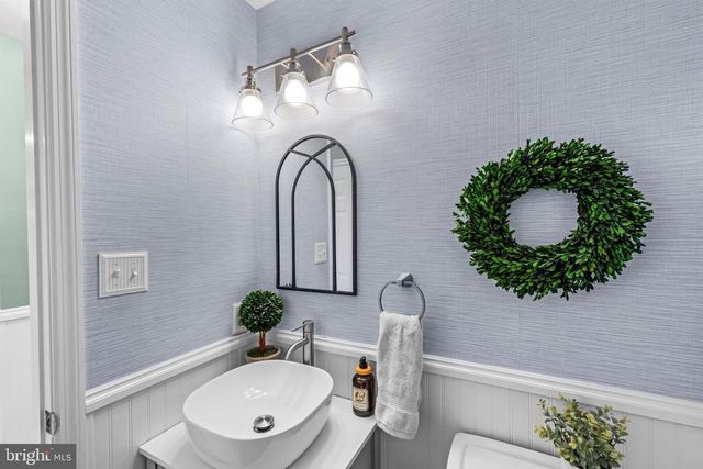 700 RIDGE DR, Douglassville, PA 19518