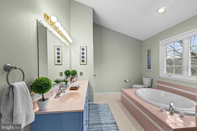 700 RIDGE DR, Douglassville, PA 19518