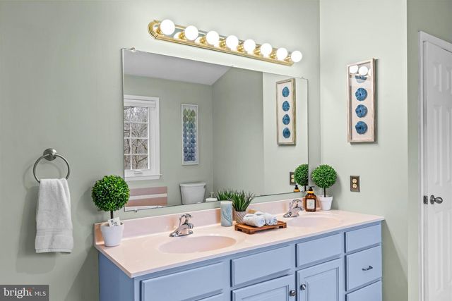 700 RIDGE DR, Douglassville, PA 19518