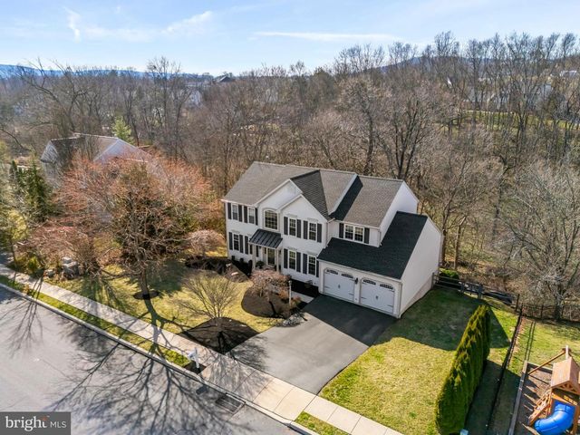 700 RIDGE DR, Douglassville, PA 19518