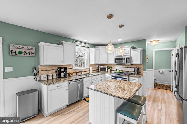 700 RIDGE DR, Douglassville, PA 19518