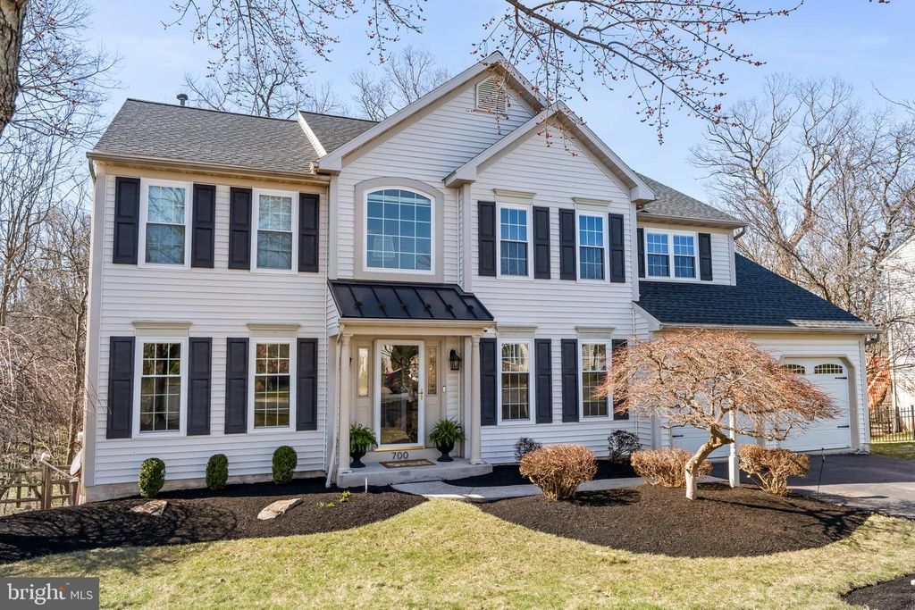 700 RIDGE DR, Douglassville, PA 19518