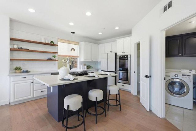 8265 Skyline Circle, Oakland, CA 94605