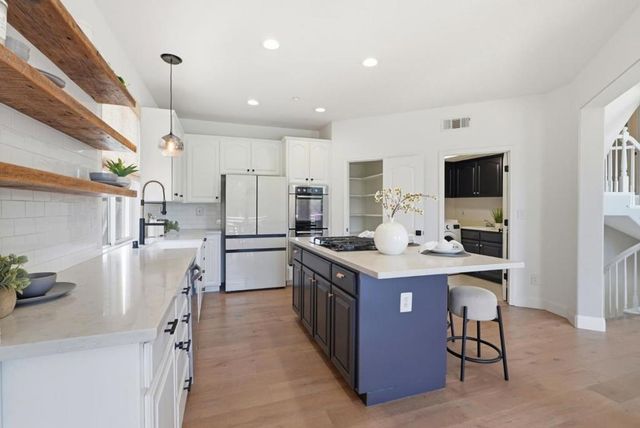 8265 Skyline Circle, Oakland, CA 94605
