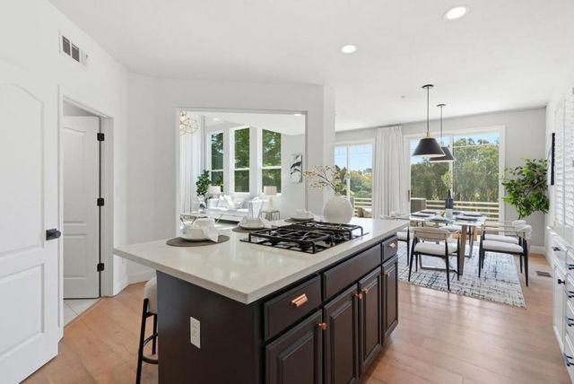 8265 Skyline Circle, Oakland, CA 94605