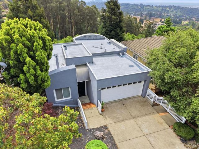 8265 Skyline Circle, Oakland, CA 94605