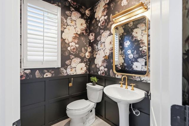 8265 Skyline Circle, Oakland, CA 94605