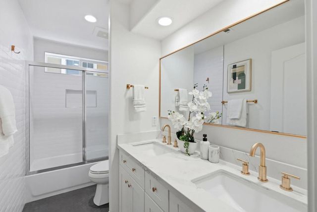 8265 Skyline Circle, Oakland, CA 94605