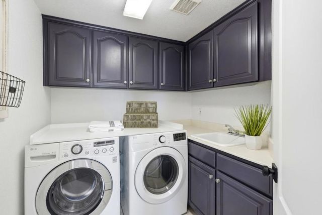 8265 Skyline Circle, Oakland, CA 94605