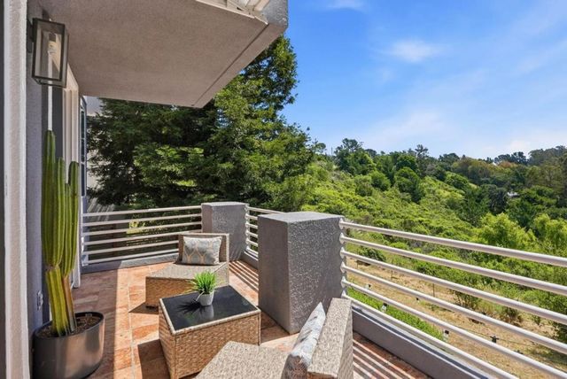 8265 Skyline Circle, Oakland, CA 94605