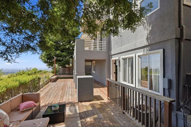 8265 Skyline Circle, Oakland, CA 94605