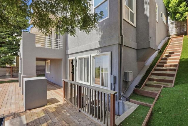 8265 Skyline Circle, Oakland, CA 94605