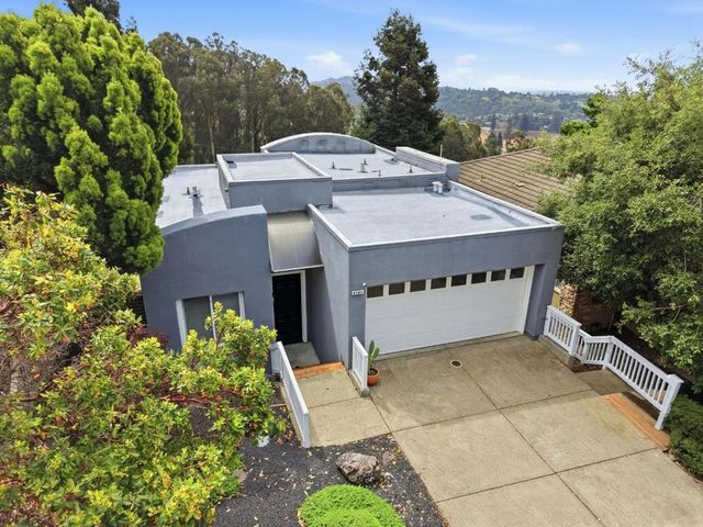8265 Skyline Circle, Oakland, CA 94605