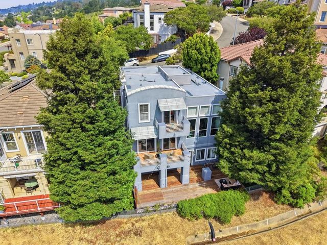 8265 Skyline Circle, Oakland, CA 94605