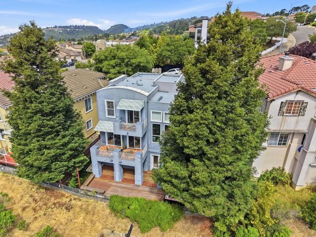 8265 Skyline Circle, Oakland, CA 94605